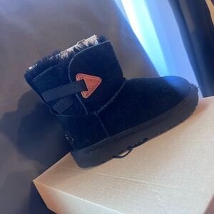 UGG T MINI BAILEY FLEX